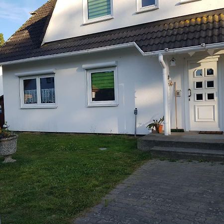 Ferienwohnung Am Teich Lutow Ngoại thất bức ảnh